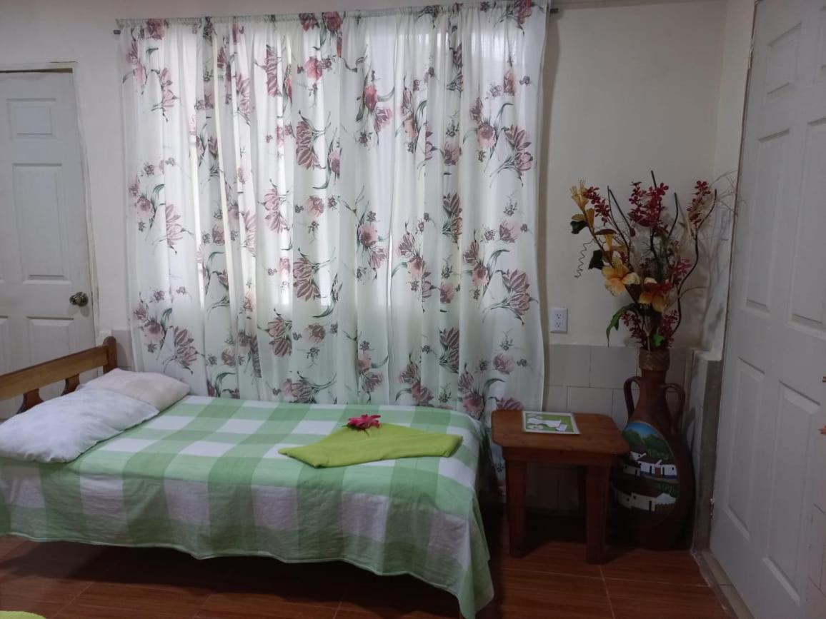 Hotel Margarita Sierpe Bagian luar foto
