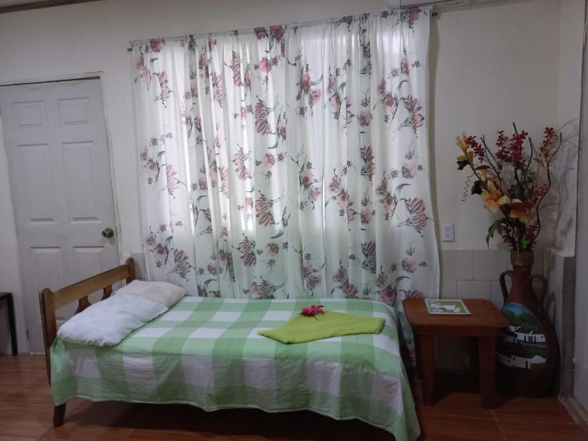 Hotel Margarita Sierpe Bagian luar foto